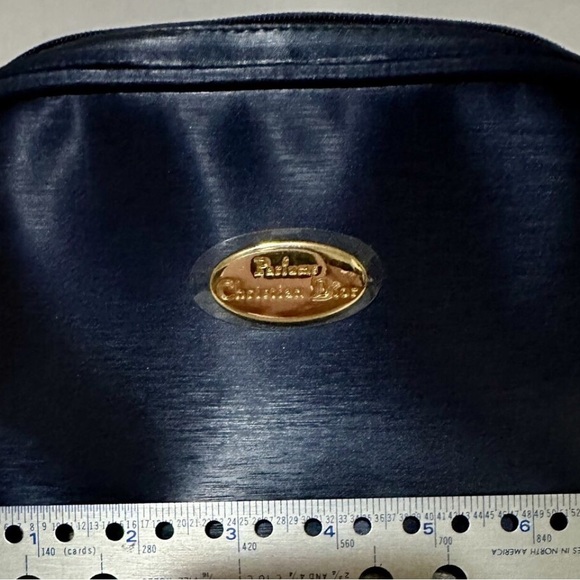 Christian Dior Perfume ., Women's travel toiletry bag, purple with gold plaque. - Picture 14 of 15